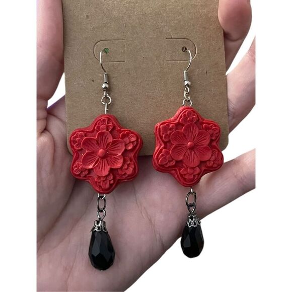 New Handmade Red Flower Dangle Earrings $4 or Add To Any Order for $2 - Picture 1 of 3